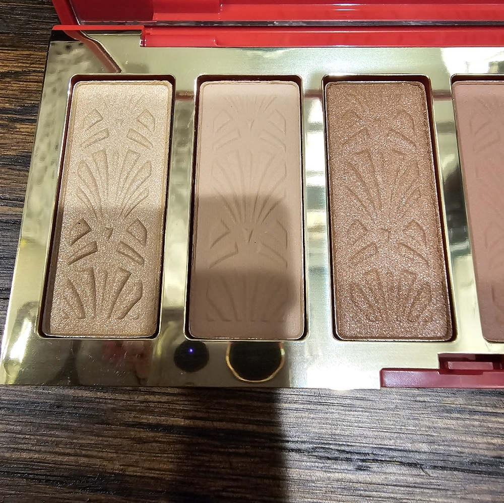 Estee Lauder Makeup Bundle Eyeshadow Lipstick and Lip Gloss - Picture 5 of 10
